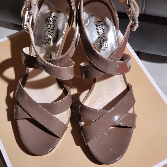 Michael Kors Platform Heels Size 7 - Picture 3 of 4